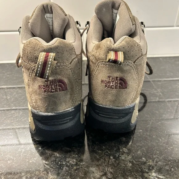 Women's‎ northface boots 6.5 - Picture 4 of 8